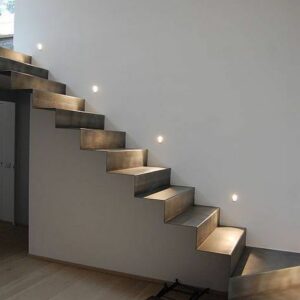 Moderni Metallinen Kelluva Portaikko Integroidulla Valaistuksella