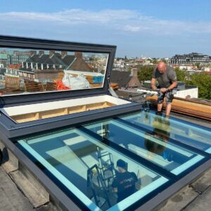 Premium-lasikattoikkuna kattoluukulla